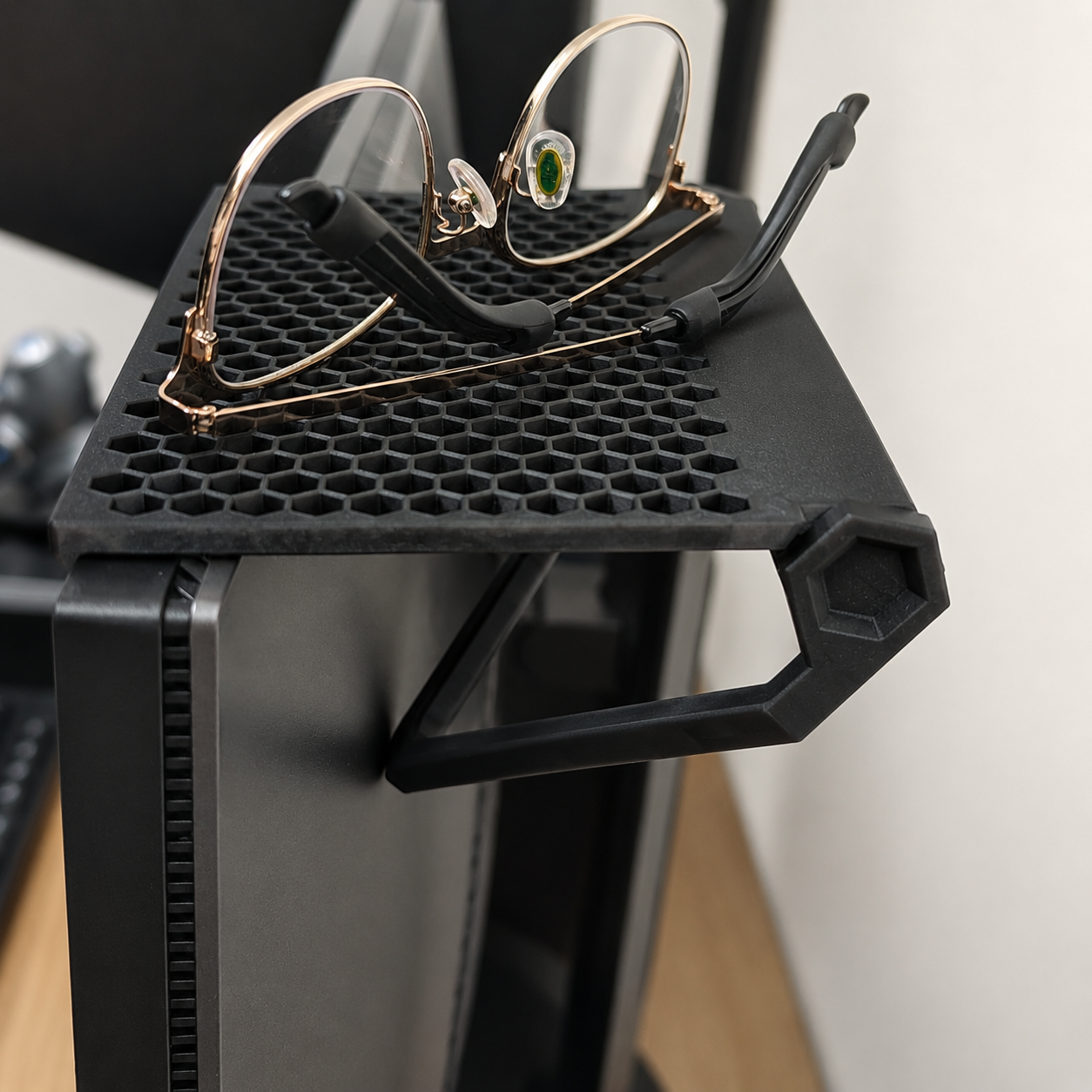 Display Top Shelf for TV & Monitor